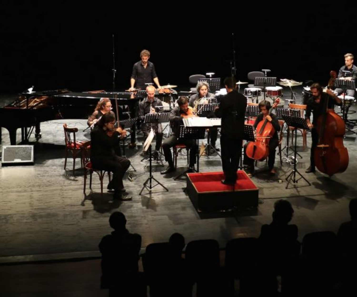 UN GALLERIA FOTOGRAFICA DEL CONCERTO DI REGGIO EMILIA